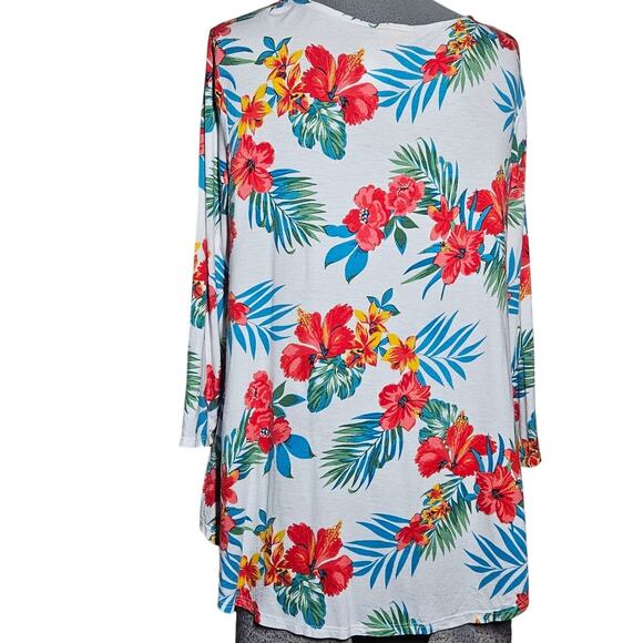 Tropical Floral Tee Size Medium - Picture 2 of 4